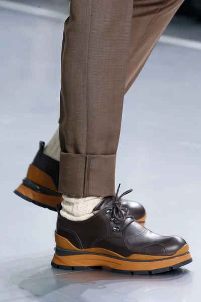 Look 18